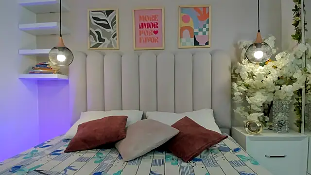 Mia Bailey  online show from March 25, 3:06 am