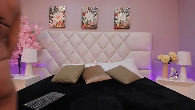 Mia Bailey  online show from April 11, 3:14 am