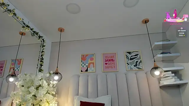 Mia Bailey  online show from April 30, 3:02 am