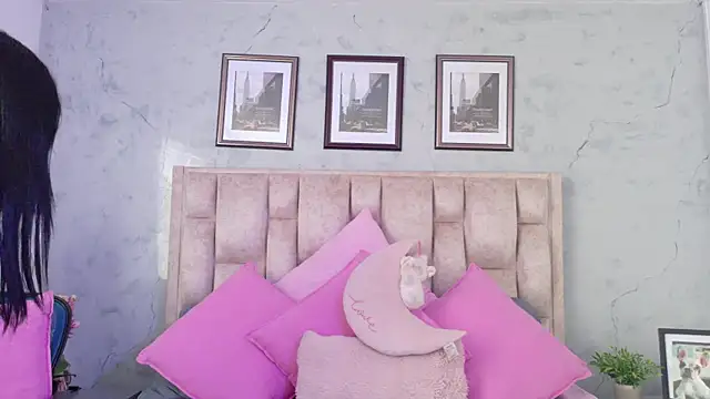 IsabellaRossi online show from May 24, 4:18 pm