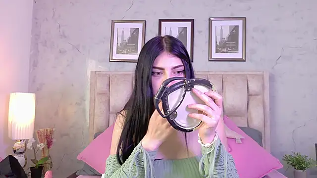 IsabellaRossi online show from May 18, 6:12 pm