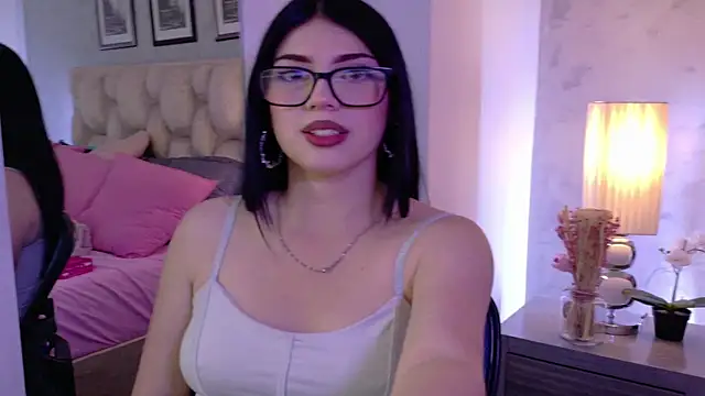 IsabellaRossi online show from June 11, 6:49 pm