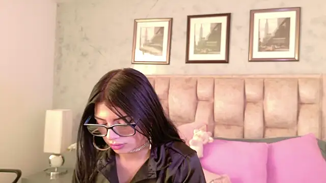 IsabellaRossi online show from April 2, 4:13 pm