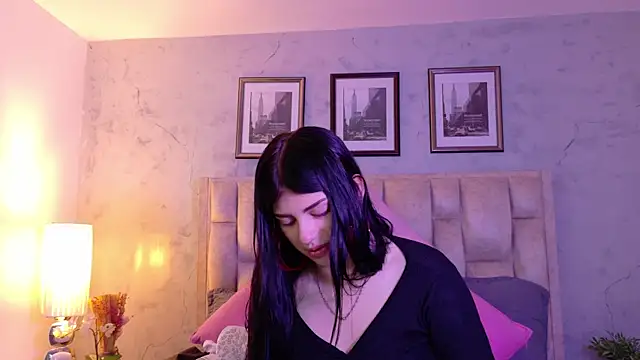 IsabellaRossi online show from May 14, 11:29 am