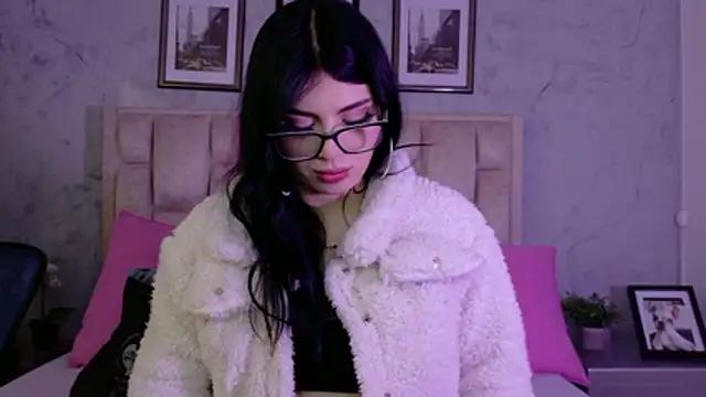 IsabellaRossi online show from April 14, 5:29 pm