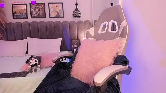 Bella  Peach online show from April 2, 3:24 am