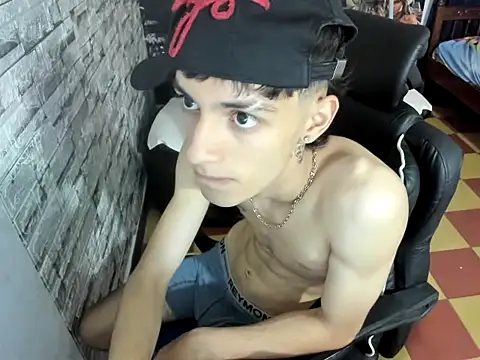 wex 077 online show from March 6, 1:33 am