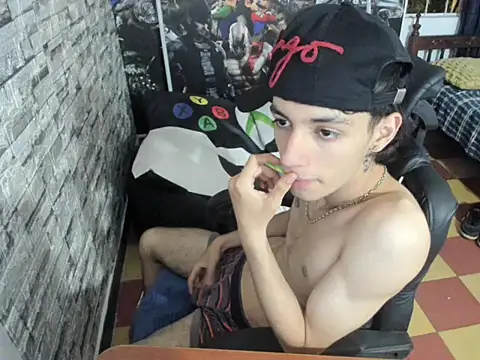 wex 077 online show from March 4, 1:57 am