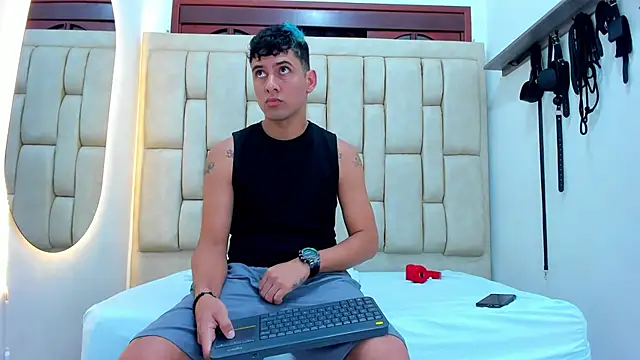 STEVEN OS online show from April 4, 10:16 pm