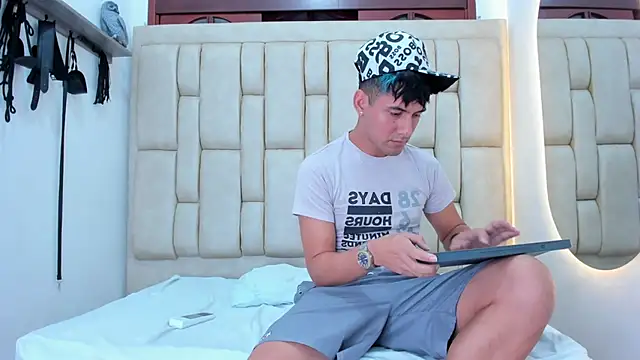 STEVEN OS online show from March 25, 8:14 am