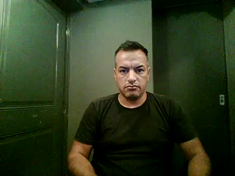 Snapshot of Valenthe26 chatting on February 19, 1:13 am Valenthe26 online show from February 19, 1:13 am