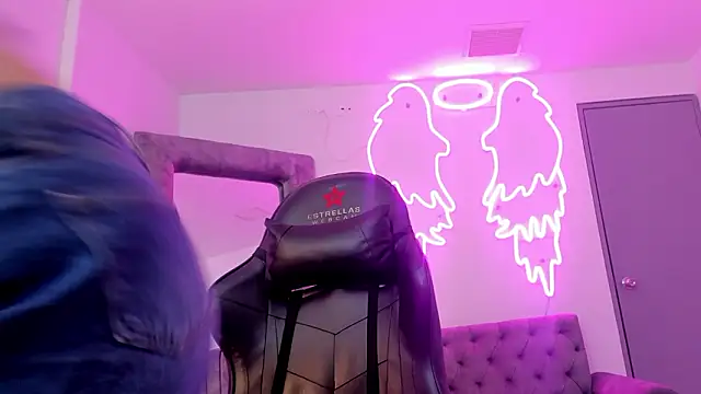 Evelin  thompsson online show from March 20, 3:18 am