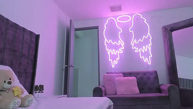 Evelin  thompsson online show from February 17, 4:10 am