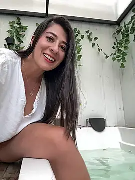 miiaa love online show from February 21, 10:23 pm