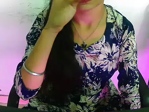 Hotsurbhi online show from March 9, 4:49 am