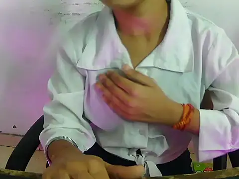 Hotsurbhi online show from March 14, 3:56 am