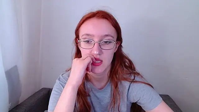 Snapshot of miay_here_ chatting on June 16, 9:20 am miay here online show from June 16, 9:20 am