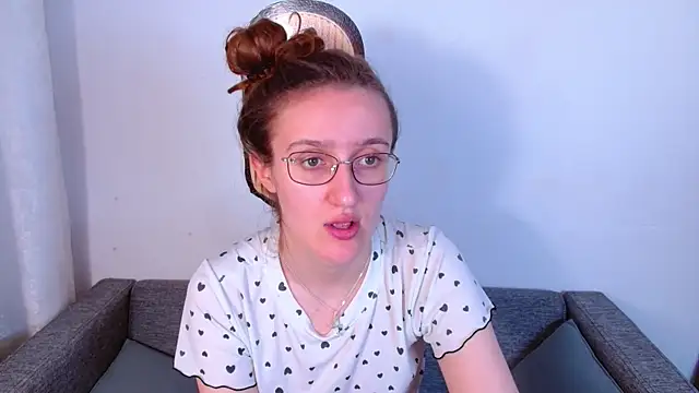 Snapshot of miay_here_ chatting on May 25, 4:49 pm miay here online show from May 25, 4:49 pm