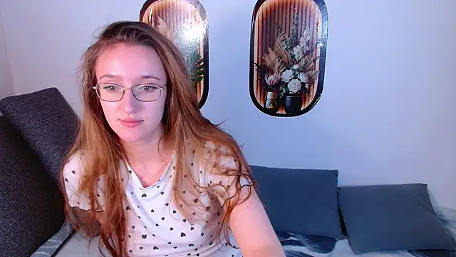 Snapshot of miay_here_ chatting on April 21, 4:46 pm miay here online show from April 21, 4:46 pm