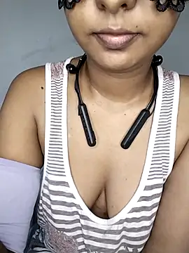ASHANYA JAYASOORIYA online show from May 26, 10:02 am
