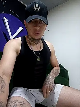 Valentino dominusSex online show from April 11, 12:18 am