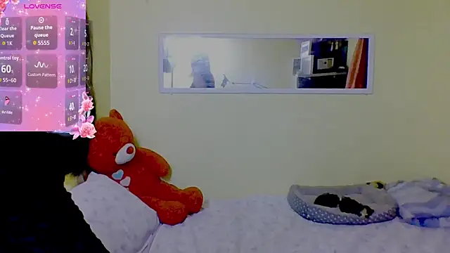Luna Moonfang online show from May 31, 2:12 pm