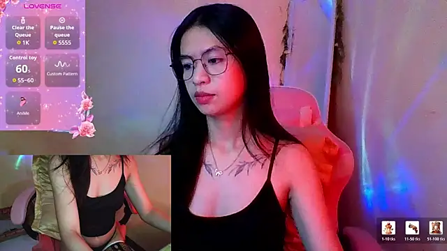 Luna Moonfang online show from May 28, 2:34 pm