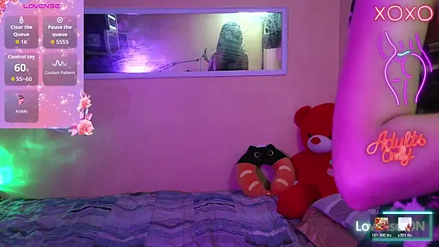 Luna Moonfang online show from May 30, 2:55 pm