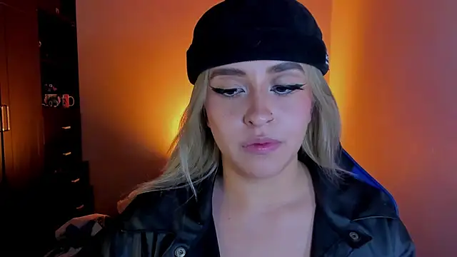 saradiazxxx online show from March 28, 3:18 am