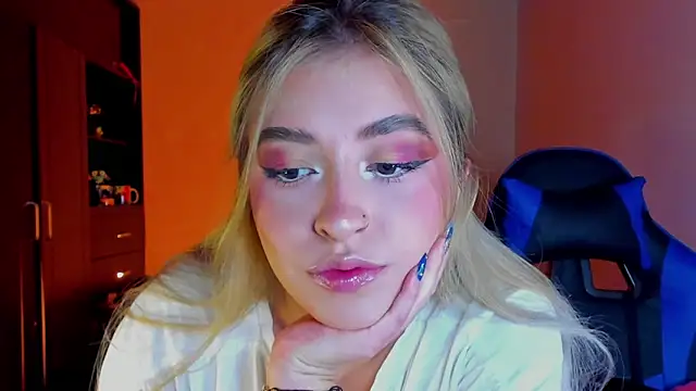 saradiazxxx online show from March 31, 5:53 am