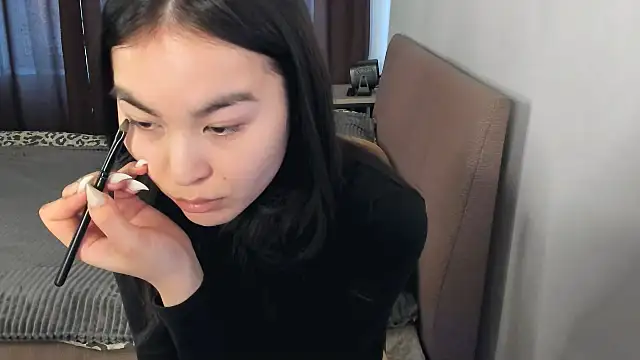 moon bloom online show from March 14, 1:06 pm