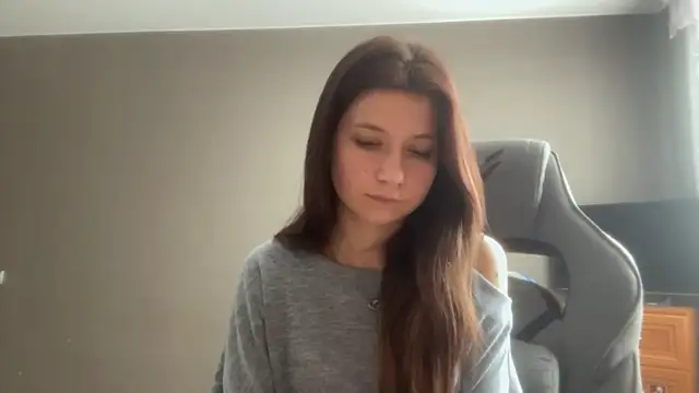 Snapshot of LunnaBliss chatting on February 27, 11:10 am LunnaBliss online show from February 27, 11:10 am