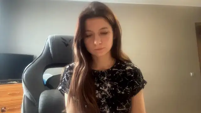 Snapshot of LunnaBliss chatting on February 24, 11:22 am LunnaBliss online show from February 24, 11:22 am