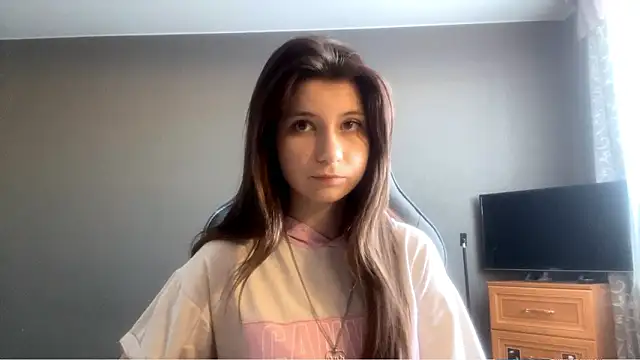 Snapshot of LunnaBliss chatting on February 17, 12:13 pm LunnaBliss online show from February 17, 12:13 pm