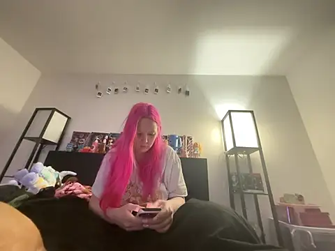 pinkhairfun16 online show from March 5, 7:27 am