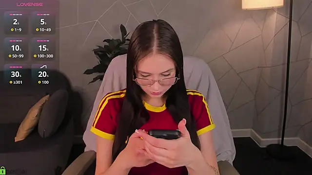 Miaa Hill online show from April 10, 10:55 am