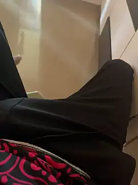 swaggyboii online show from April 13, 5:55 am