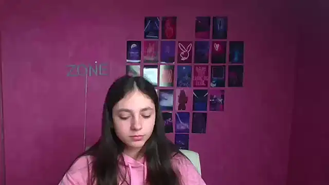 KissMeJulia online show from March 14, 6:30 am
