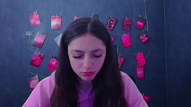 KissMeJulia online show from April 13, 5:11 am