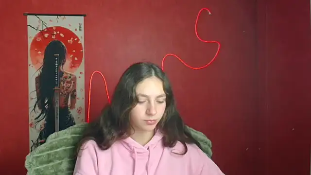 KissMeJulia online show from May 16, 5:28 am