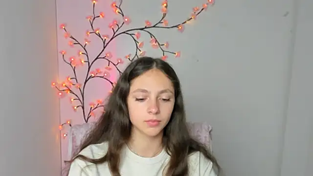 KissMeJulia online show from July 4, 5:36 am