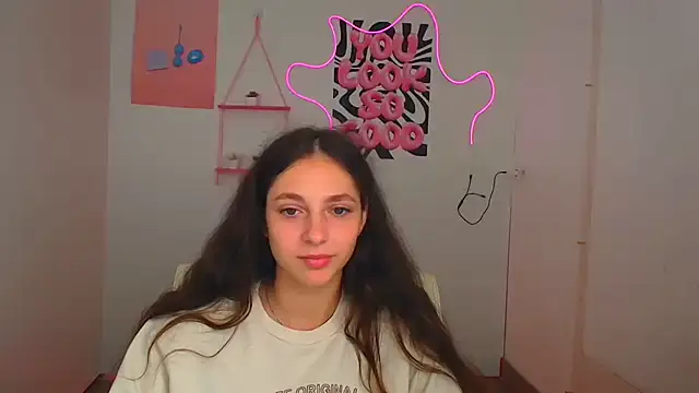 KissMeJulia online show from August 8, 5:47 am