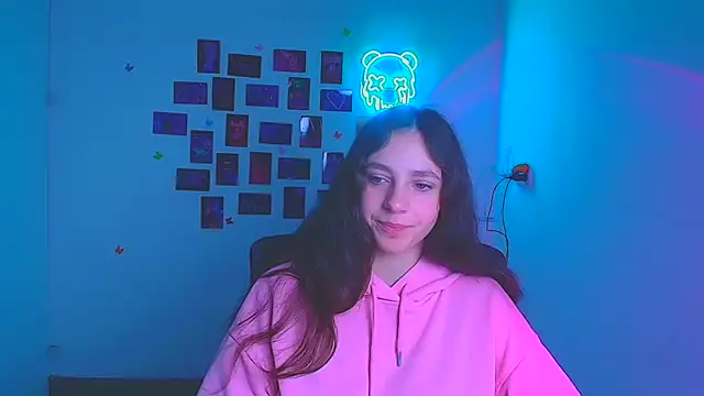 KissMeJulia online show from March 23, 6:46 am