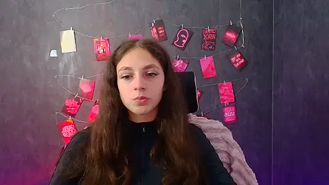 KissMeJulia online show from July 24, 5:47 am
