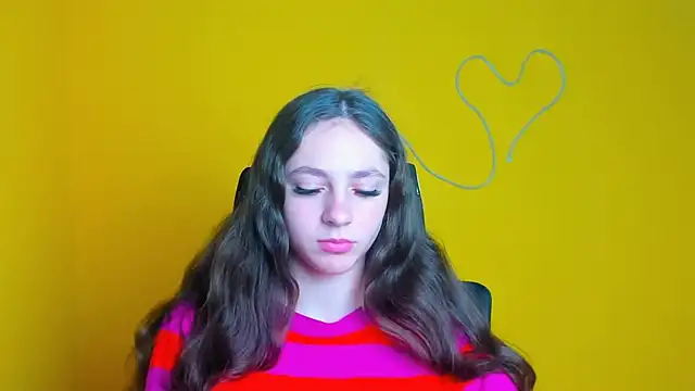 KissMeJulia online show from April 1, 5:20 am