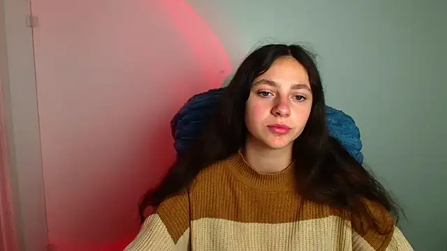 KissMeJulia online show from May 11, 5:20 am