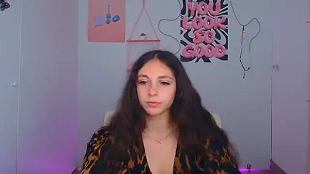 KissMeJulia online show from July 20, 5:37 am