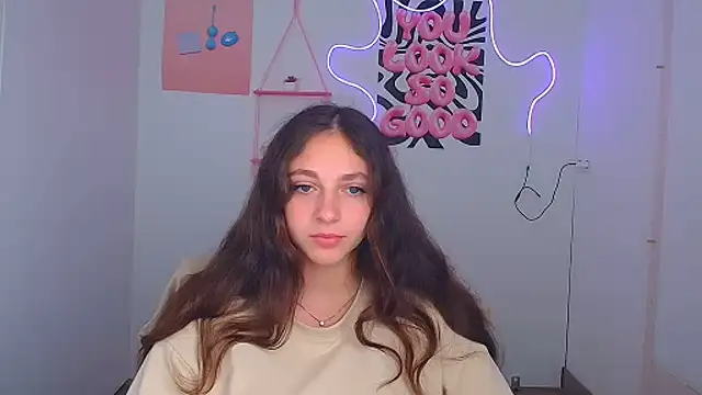 KissMeJulia online show from July 28, 5:48 am