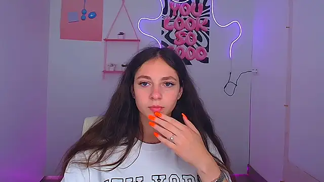 KissMeJulia online show from July 25, 5:26 am