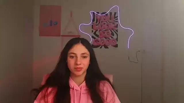 KissMeJulia online show from March 17, 6:38 am